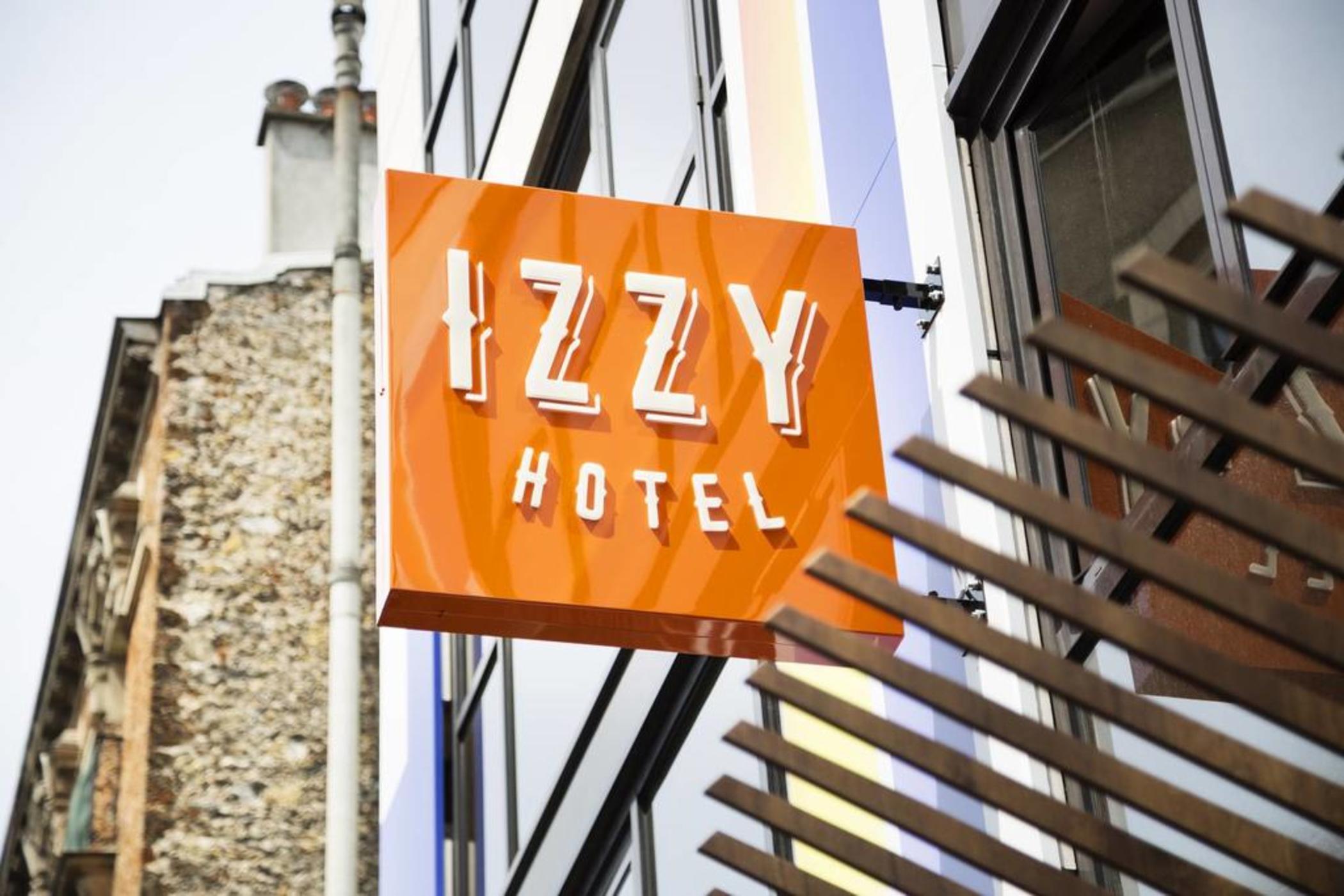 Hotel Izzy Исси-ле-Мулино Экстерьер фото
